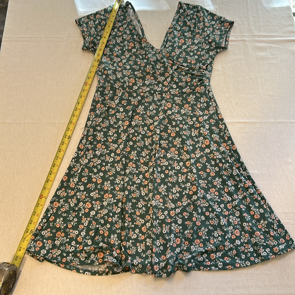 Kaileigh Green Floral Fit-and-Flare Dress - Picture 2 of 4